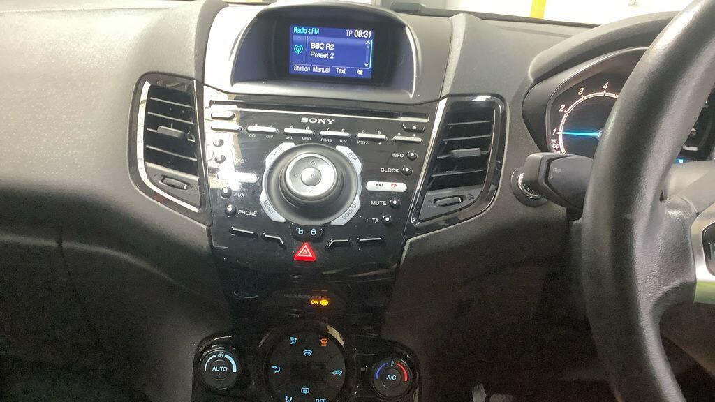 Ford Fiesta 1.0 Ecoboost Hybrid Mhev 125 St-line  #11
