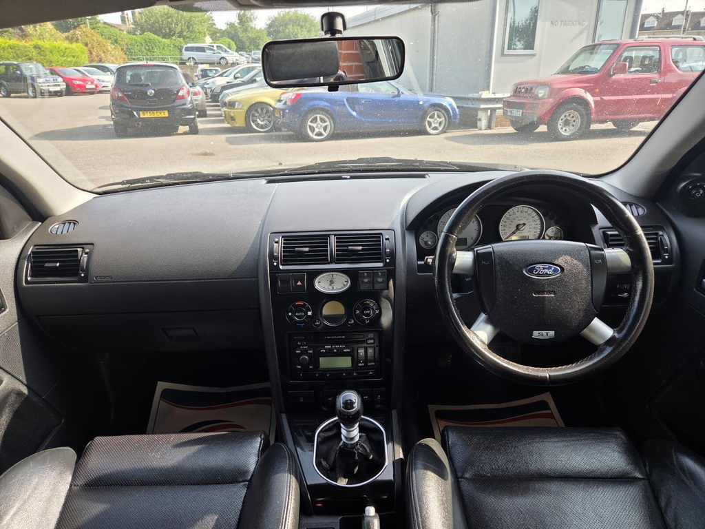 Ford Mondeo Ghia X 16V 5-Door Red #13