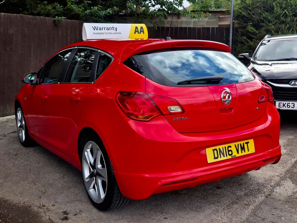 Vauxhall Astra 1.6I Limited Edition Euro 6 Red #4