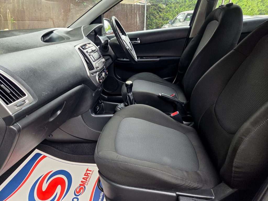 Hyundai I20 1.2 Classic Hatchback Euro 5 85 Silver #19