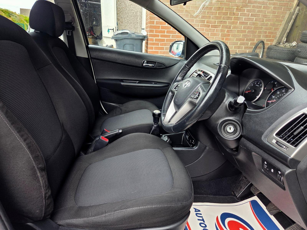 Hyundai I20 1.2 Classic Hatchback Euro 5 85 Silver #10