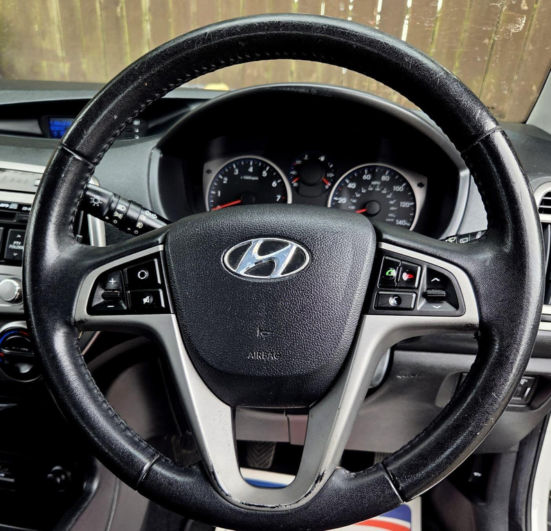 Hyundai I20 1.2 Classic Hatchback Euro 5 85 Silver #18