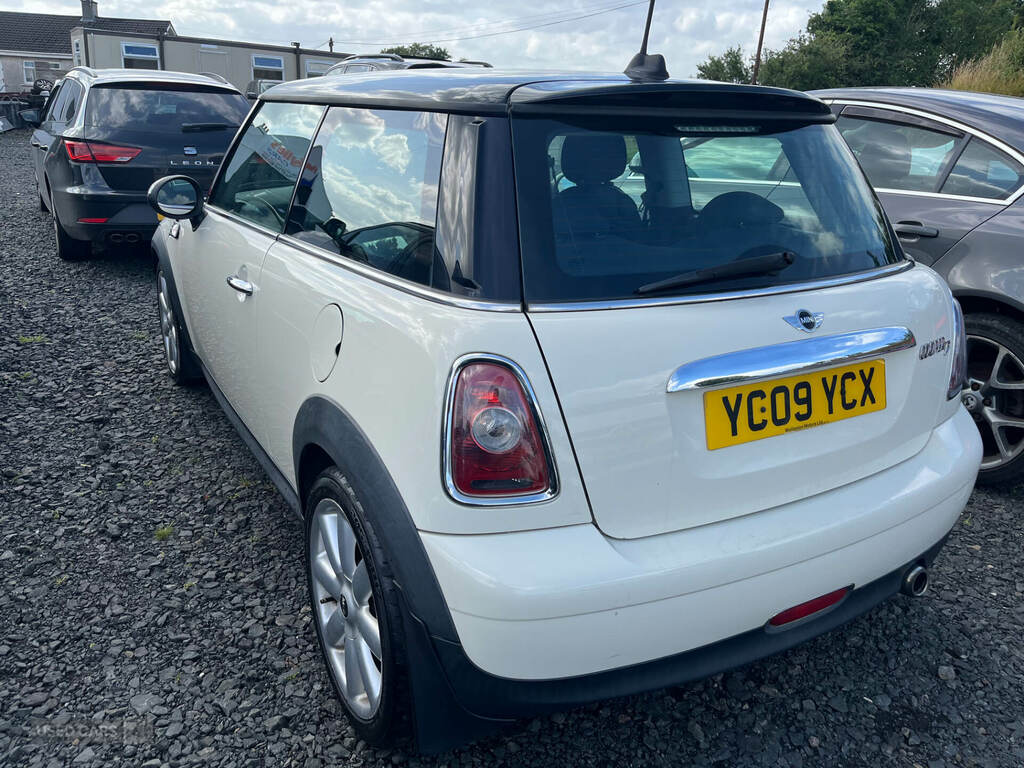 Mini Hatch 1.6 Cooper D White #5