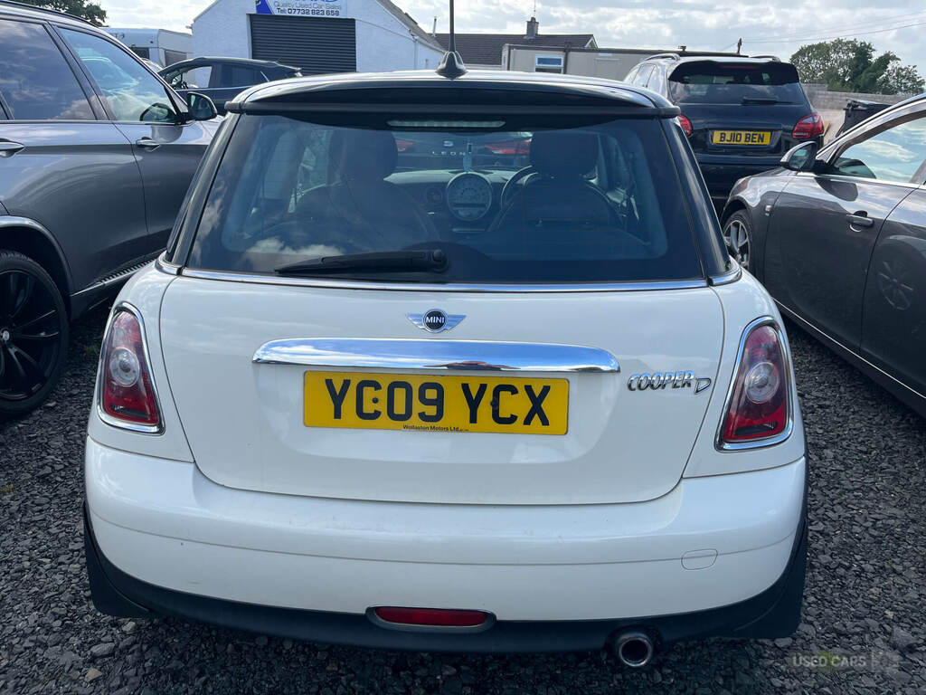 Mini Hatch 1.6 Cooper D White #4