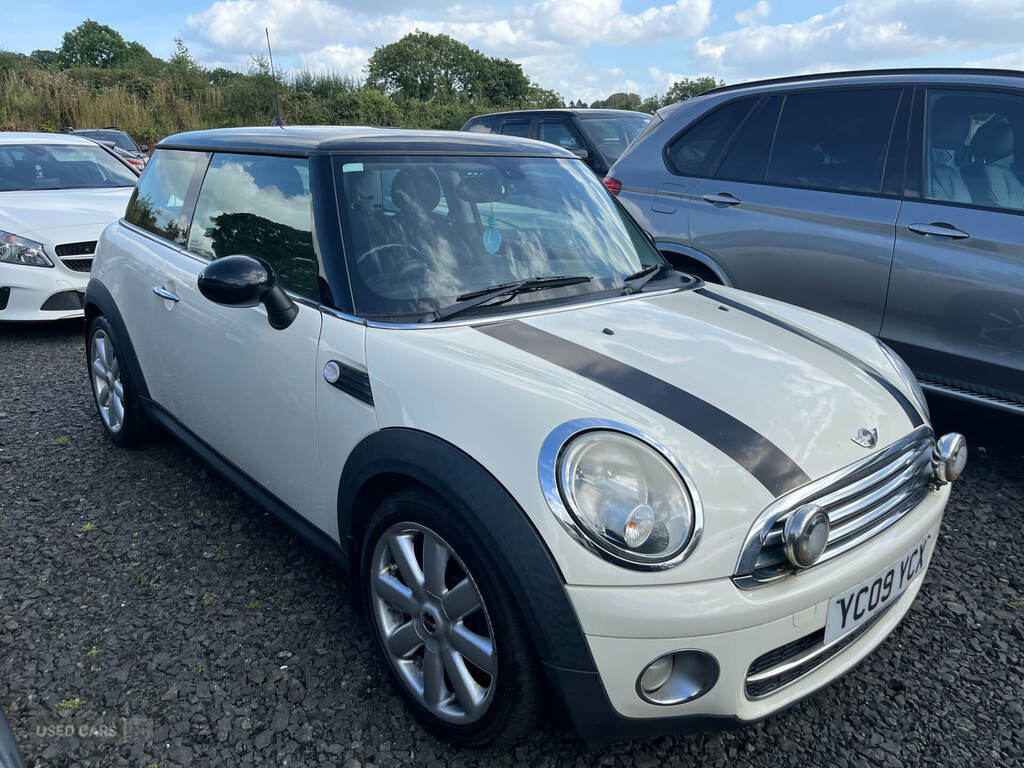Mini Hatch 1.6 Cooper D White
