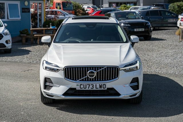 Volvo XC60 2.0H T8 Recharge 18.8Kwh Ultimate Bright Edition S White #2