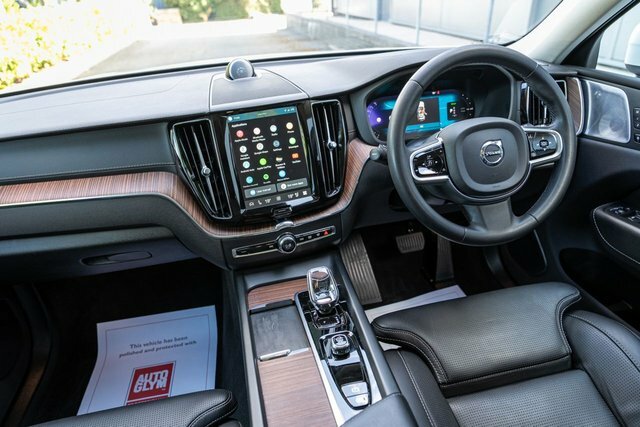 Volvo XC60 T6 Awd Plug-in Hybrid Black Edition Plus Black #11