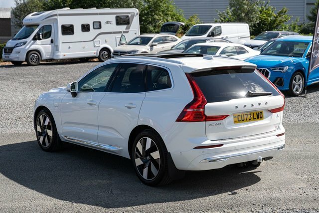 Volvo XC60 2.0H T8 Recharge 18.8Kwh Ultimate Bright Edition S White #5