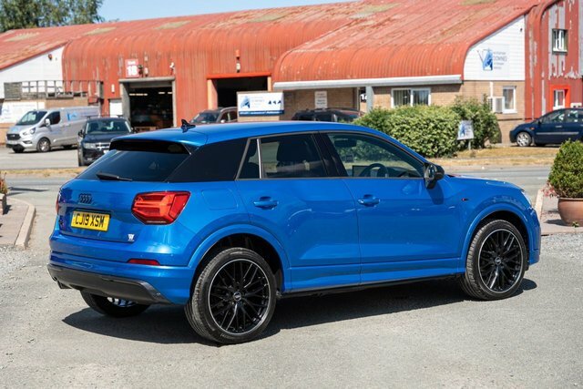 Audi Q2 1.6 Tdi 30 Black Edition Suv Eur Blue #4