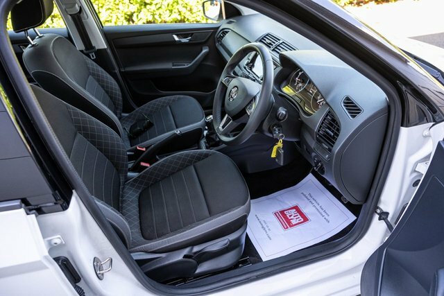 Skoda Fabia 1.0 Tsi Colour Edition Hatchback White #6