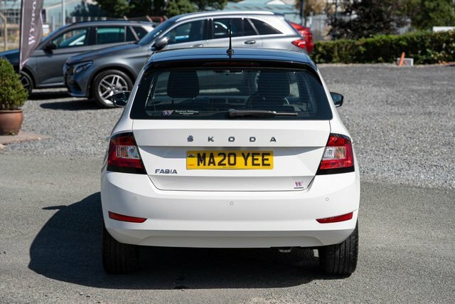 Skoda Fabia 1.0 Tsi Colour Edition Hatchback White #2