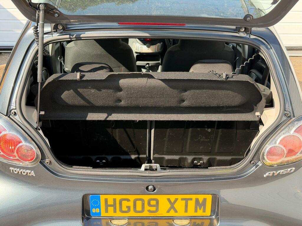 Toyota Aygo 1L Blue Blue #31