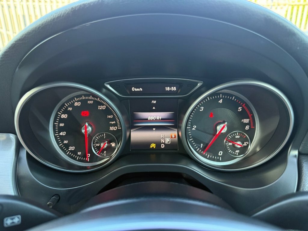 Mercedes-Benz GLA Class 1.6 Gla180 Urban Edition Suv Eur Red #46