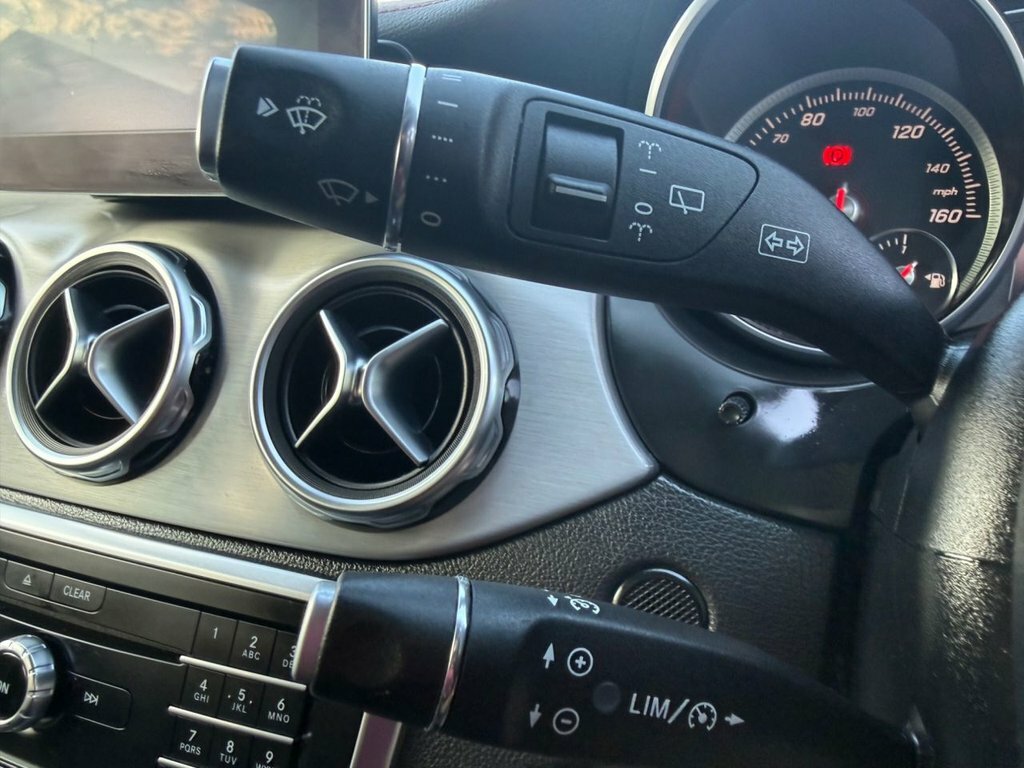 Mercedes-Benz GLA Class 1.6 Gla180 Urban Edition Suv Eur Red #39