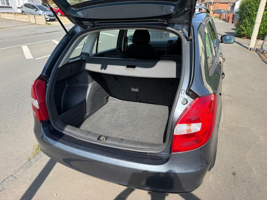 Skoda Fabia 1.4 Tdi Pure Drive 2 Estate 120 Red #8