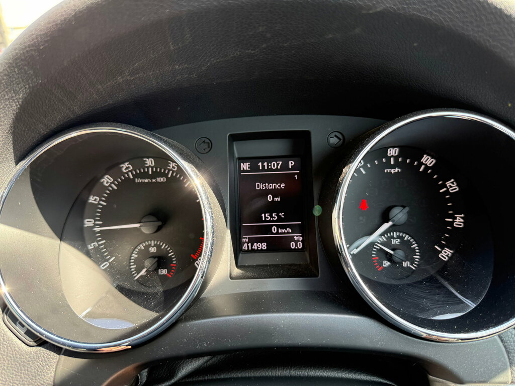 Skoda Yeti Black Edition Tdi Cr White #12