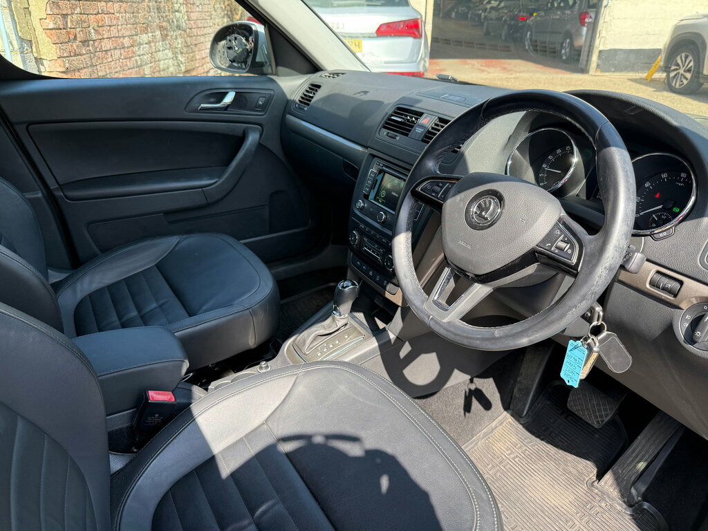 Skoda Yeti 2.0 Tdi Elegance Outdoor Dsg 4Wd Euro 5 Grey #3