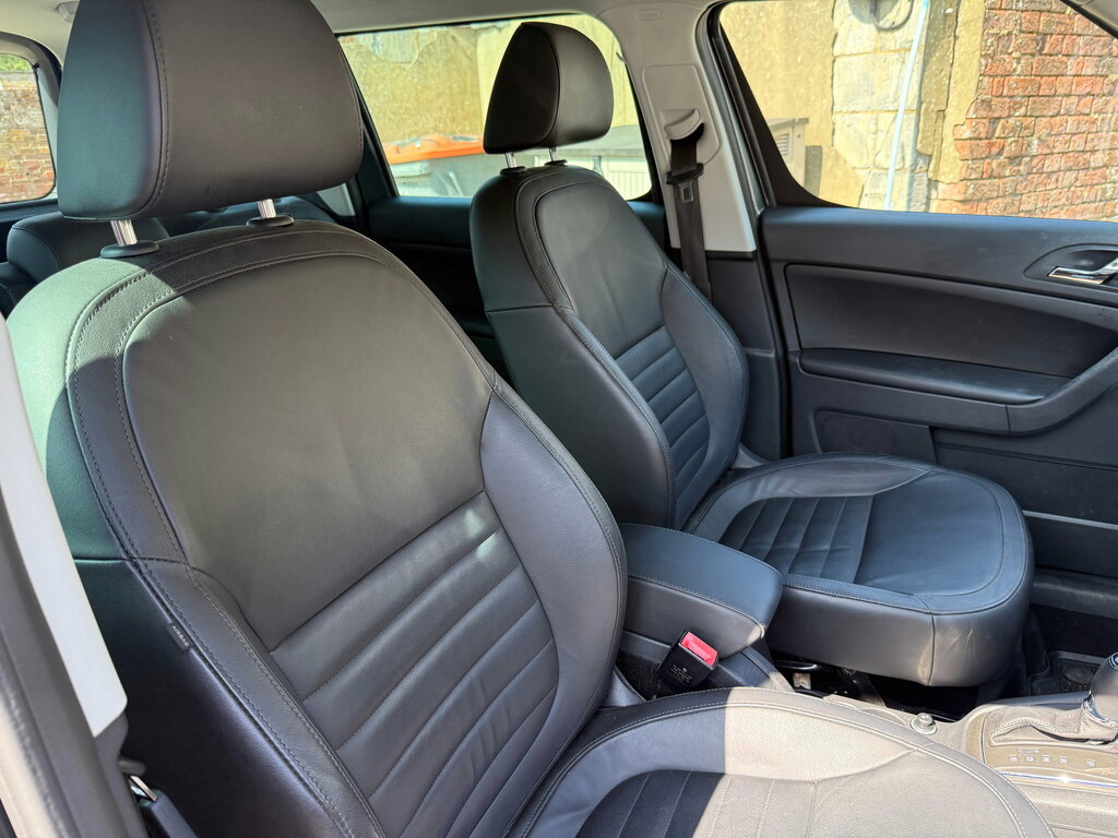 Skoda Yeti Black Edition Tdi Cr White #9