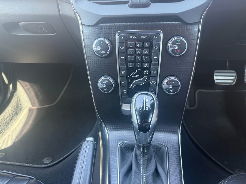 Volvo V40 2016 Volvo V40nbsp2.0 D2 Es Euro 6 Ss 0T Black #13