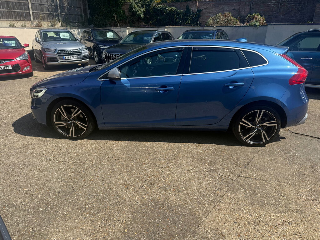 Volvo V40 2.0 T5 R-design Pro Hatchback Euro Blue #6