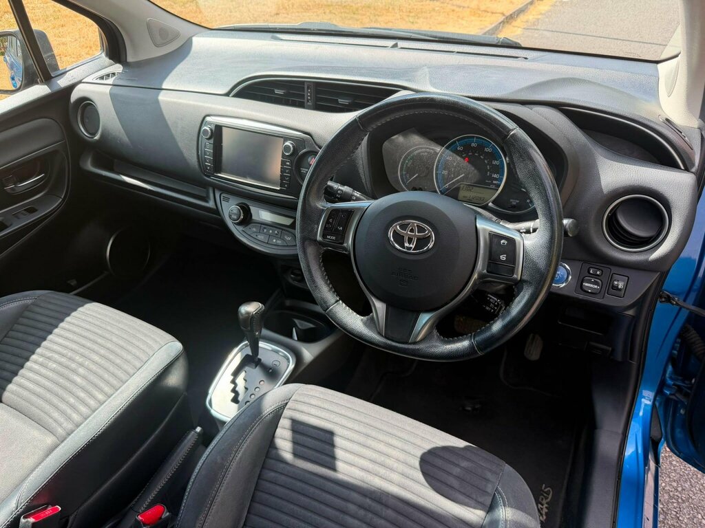 Toyota Yaris 1.5 Vvt-h Excel E Cvt Silver #22
