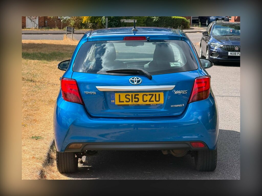 Toyota Yaris 1.5 Vvt-h Excel E Cvt Silver #8
