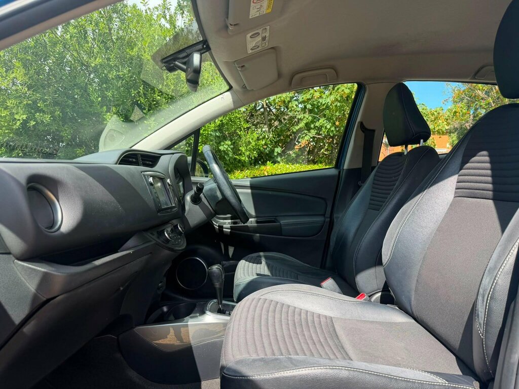 Toyota Yaris 1.5 Vvt-h Excel E Cvt Silver #24
