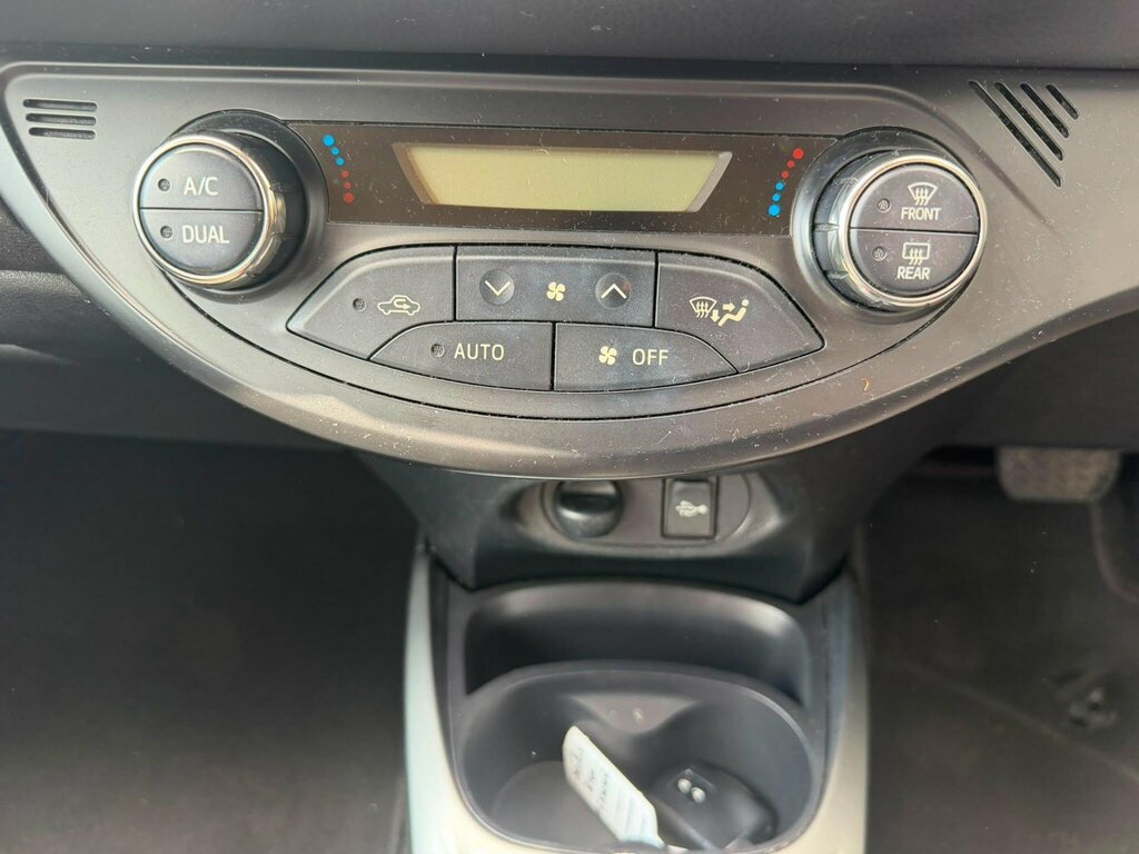 Toyota Yaris 1.5 Vvt-h Excel E Cvt Silver #20