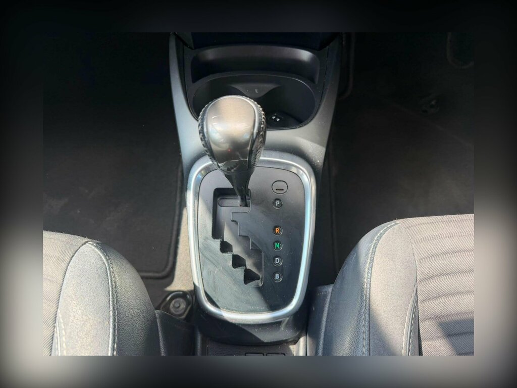 Toyota Yaris 1.5 Vvt-h Excel E Cvt Silver #11