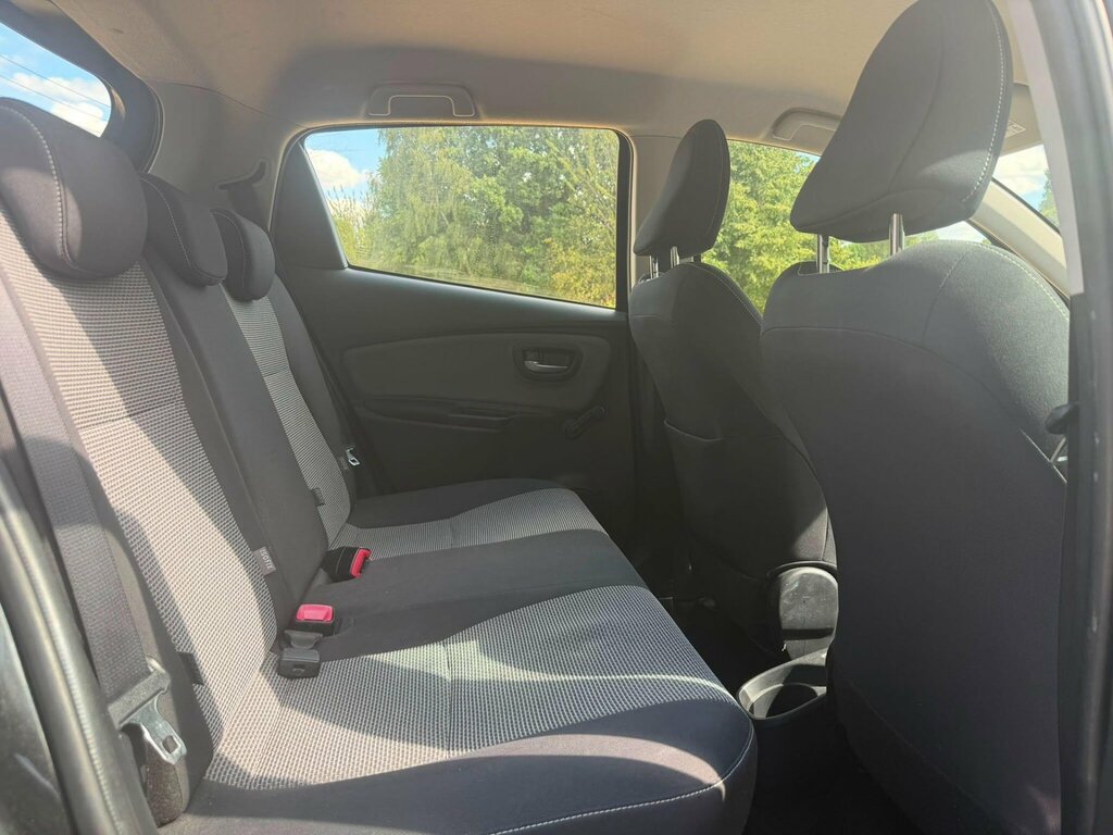 Toyota Yaris Black #24