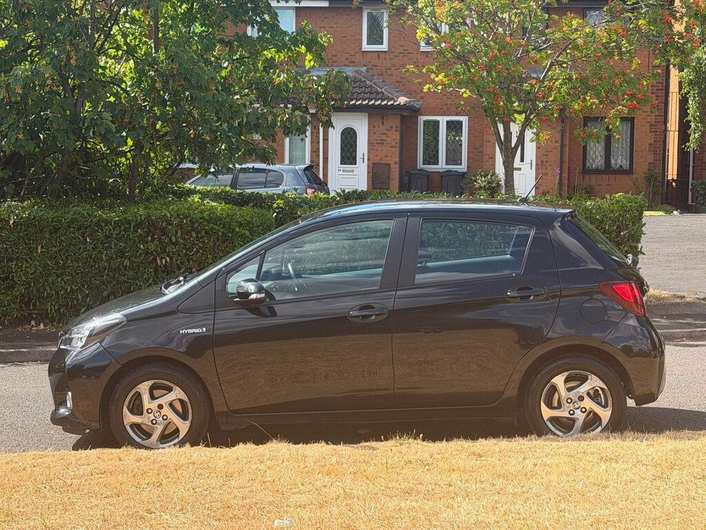 Toyota Yaris 1.5 Vvt-h Icon E-cvt Euro 6 Black #3