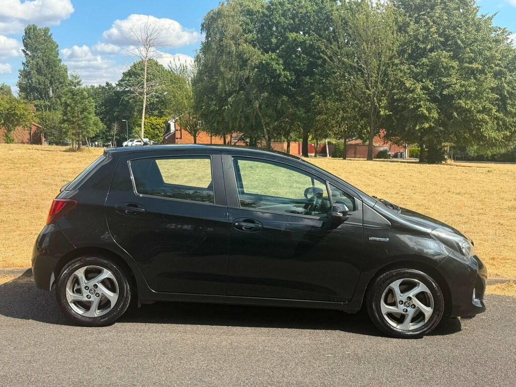 Toyota Yaris 1.5 Vvt-h Icon E-cvt Euro 6 Black #4