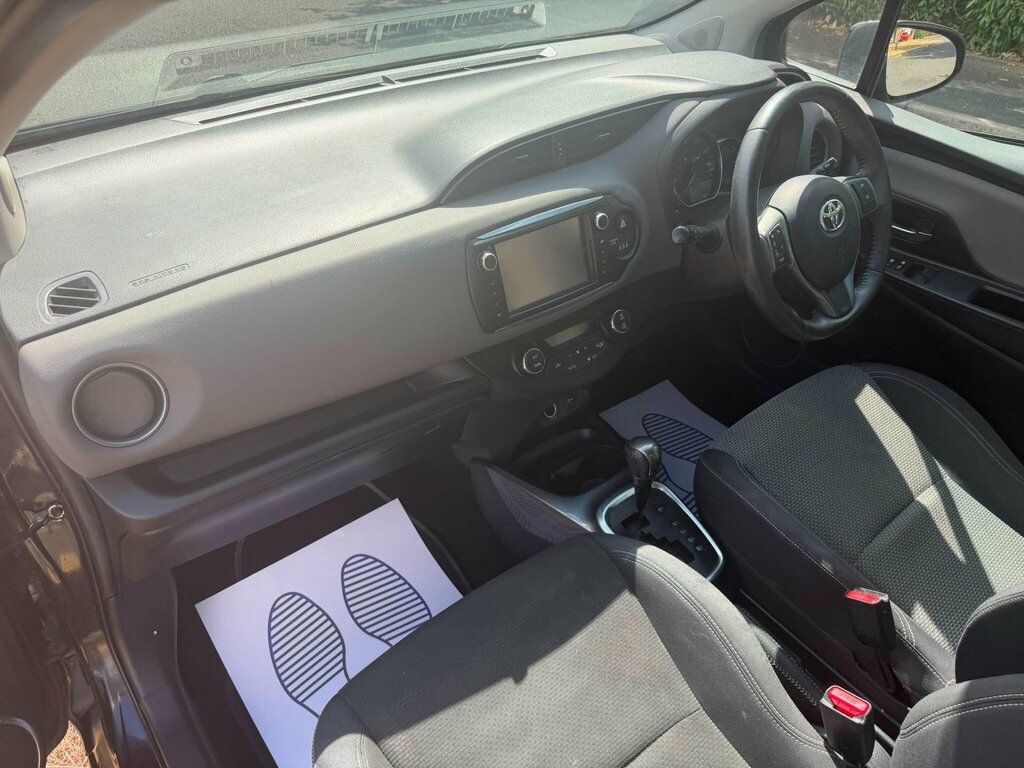 Toyota Yaris Black #22