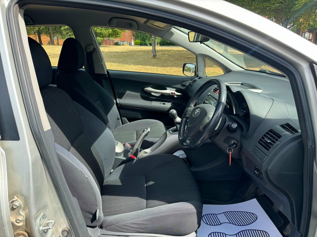 Toyota Auris Tr Vvt-i Blue #17