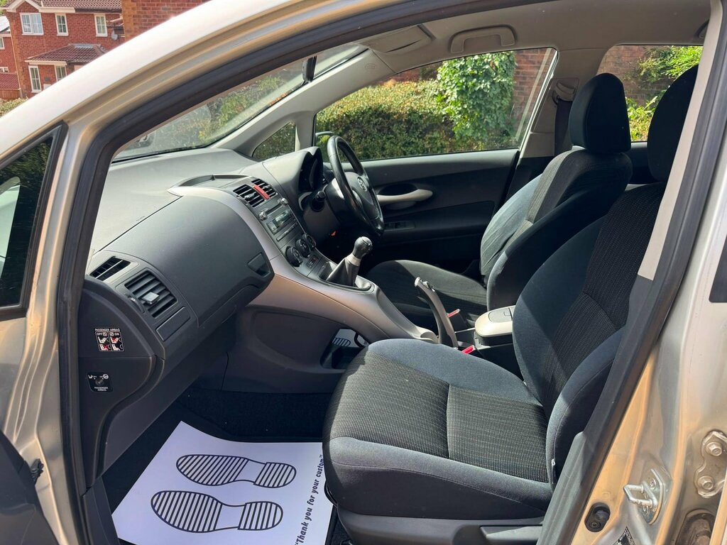 Toyota Auris Tr Vvt-i Blue #20