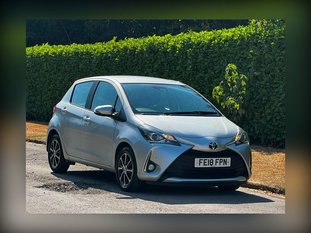 Toyota Yaris 1.5 Vvt-i Icon Tech Euro 6 Silver