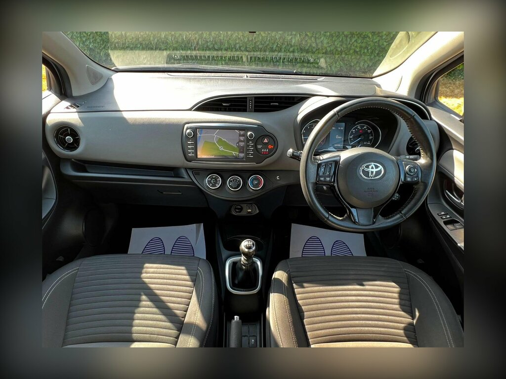 Toyota Yaris 1.5 Vvt-i Excel Euro 6 Silver #10