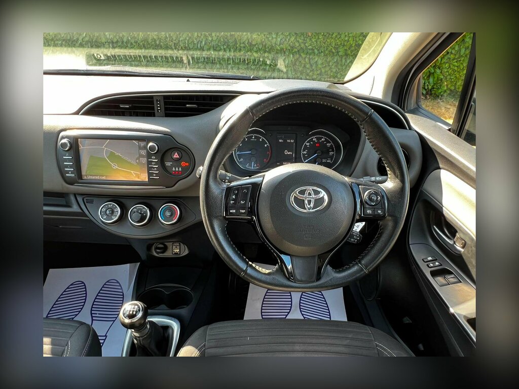 Toyota Yaris 1.5 Vvt-i Excel Euro 6 Silver #12