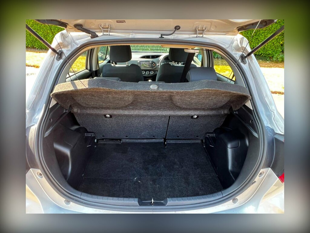 Toyota Yaris 1.5 Vvt-i Excel Euro 6 Silver #9