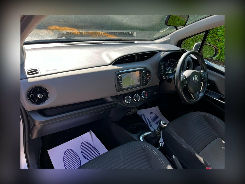 Toyota Yaris 1.5 Vvt-i Excel Euro 6 Silver #25