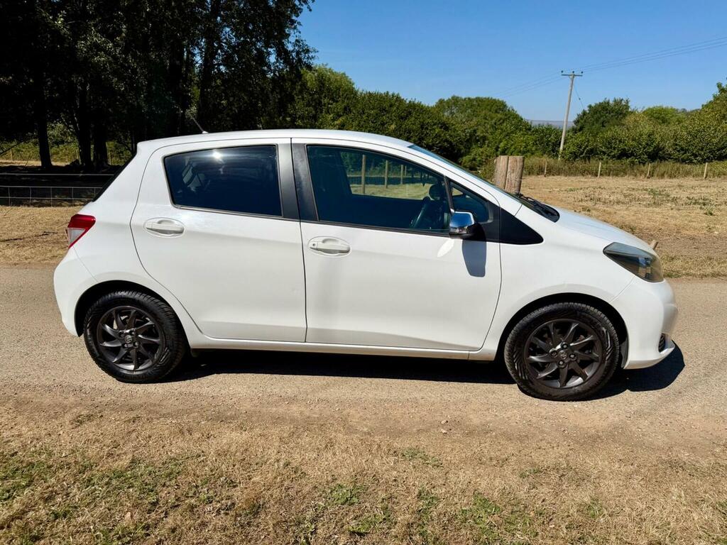 Toyota Yaris 1.33 Dual Vvt-i Tr Euro 5 2013 White #5