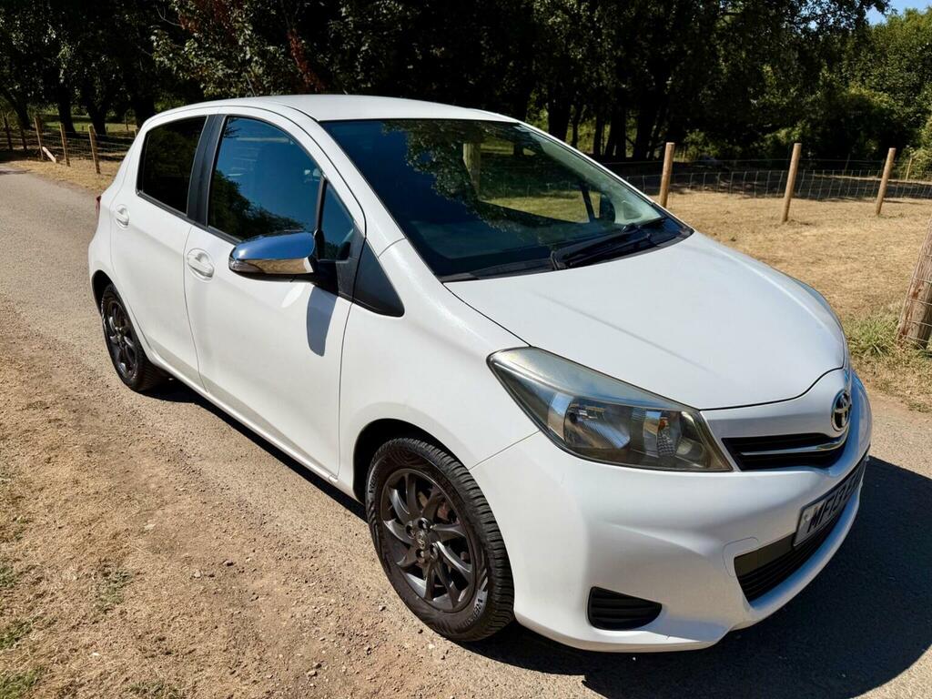 Toyota Yaris 1.33 Dual Vvt-i Tr Euro 5 2013 White