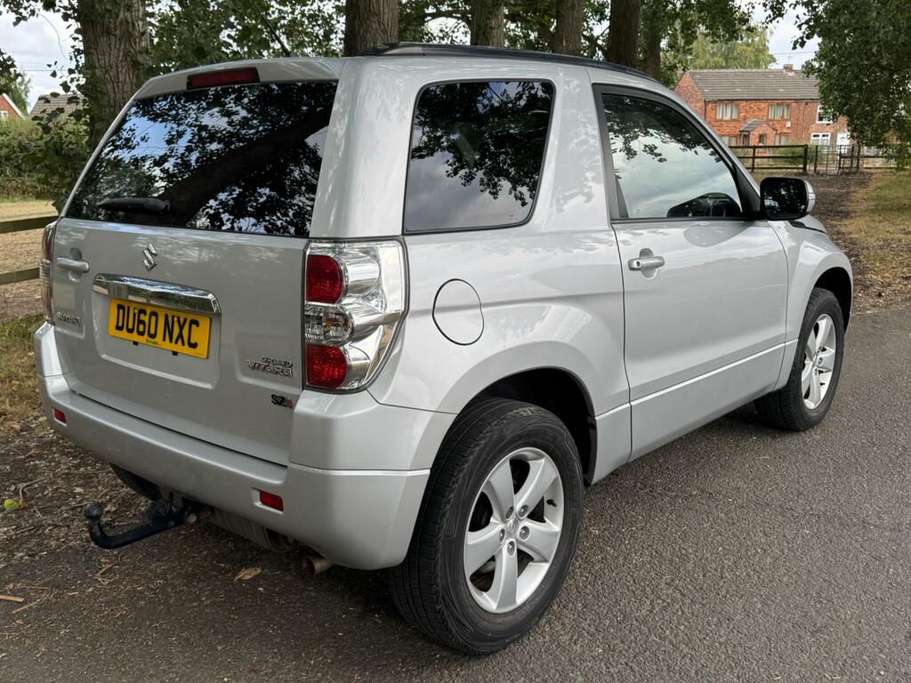 Suzuki Grand Vitara Suv 2.4 Vvt Sz5 4Wd Euro 5 201010 Black #9