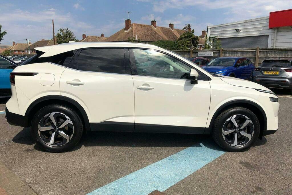 Nissan Qashqai 1.3 Dig T Mhev N Connecta Suv Hybrid Xt FT71RWY White #2