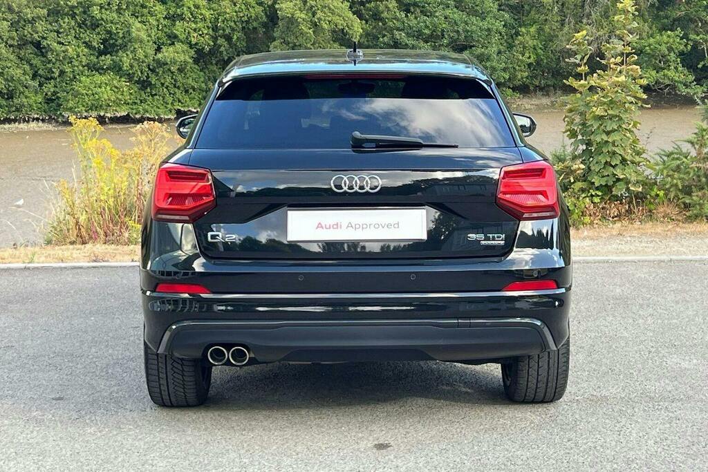 Audi Q2 2.0 Tdi 35 Black Edition Suv S Tronic Q Black #4
