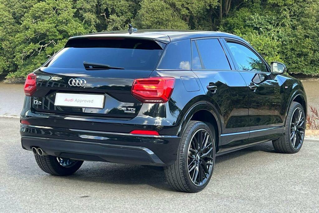 Audi Q2 2.0 Tdi 35 Black Edition Suv S Tronic Q Black #3
