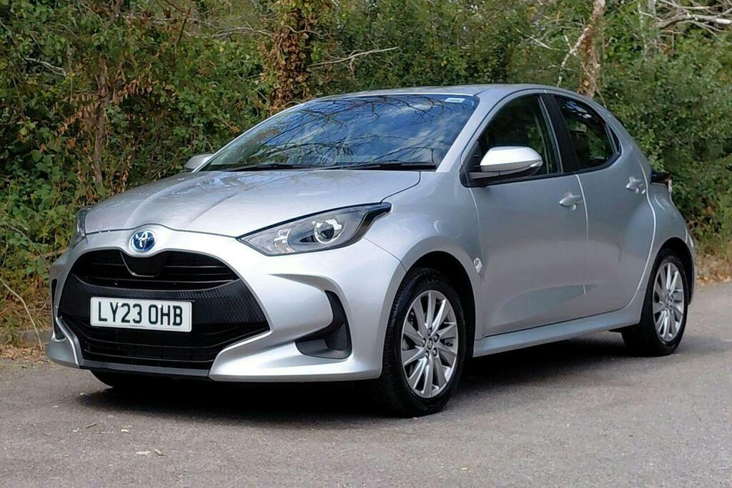 Toyota Yaris 1.5 Vvt H Icon Hatchback Hybrid E Cvt LY23OHB Silver #3