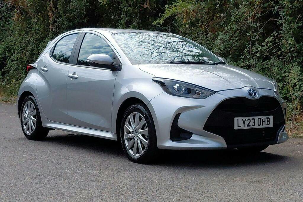 Toyota Yaris 1.5 Vvt H Icon Hatchback Hybrid E Cvt Silver