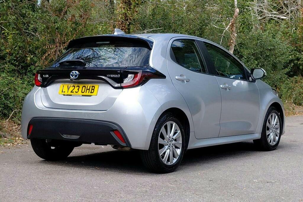 Toyota Yaris 1.5 Vvt H Icon Hatchback Hybrid E Cvt LY23OHB Silver #2