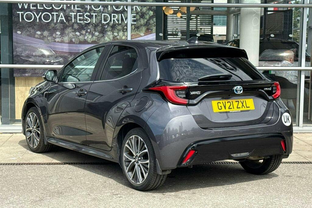 Toyota Yaris 1.5 Vvt H Excel Hatchback Hybrid E Cvt GV21ZXL Grey #4
